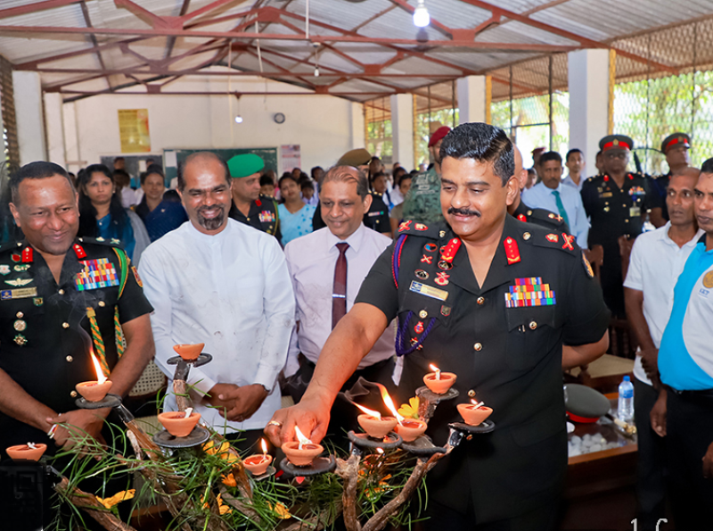 தூய்மையான இலங்கை திட்டத்தின் கீழ் நாடு முழுவதும் 1000 பாடசாலைகளை சுத்தம் செய்யும் திட்டத்திற்கு முப்படைகளின் ஆதரவு