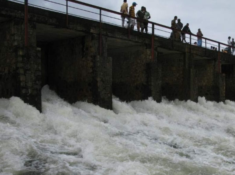 பராக்கிரம சமுத்திரத்தின் இரண்டு வான் கதவுகள் திறப்பு