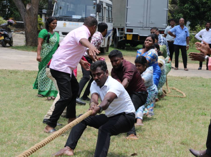 கிளிநொச்சி மாவட்ட செயலகத்தில் சிறப்பாக இடம்பெற்ற புத்தாண்டு நிகழ்வுகள்