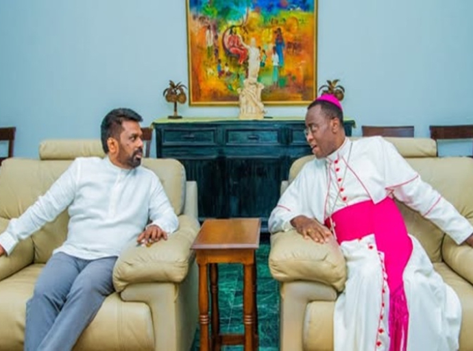 பரிசுத்த பாப்பரசர் பிரான்சிஸ் அவர்களின் மறைவுக்கு இரங்கல் தெரிவிக்க ஜனாதிபதி வத்திக்கான் தூதரகத்திற்கு வருகை