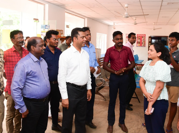 வவுனியா மாவட்டத்தில் உள்ள மருத்துவமனைகளுக்கு சுகாதார மற்றும் ஊடகத்துறை அமைச்சர் விஐயம்..