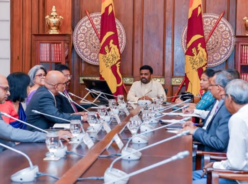 நாட்டில் ஏற்பட்டுள்ள அரசியல் மாற்றத்தின் செய்தியை சர்வதேச சமூகத்திற்கு எடுத்துச் செல்வது இராஜதந்திரிகளின் பொறுப்பாகும். - ஜனாதிபதி