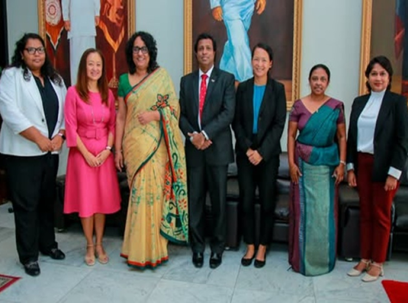 இலங்கைக்கான அமெரிக்க தூதுவர் ஜூலி ஜே. சங் பிரதமருடன் சந்திப்பு