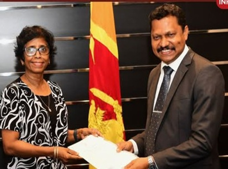இலங்கை மருத்துவக் கல்லூரிகள் கவுன்சிலின் புதிய பதிவாளராக பேராசிரியர் ஜெனிபர் பெரேரா நியமிக்கப்பட்டுள்ளா.