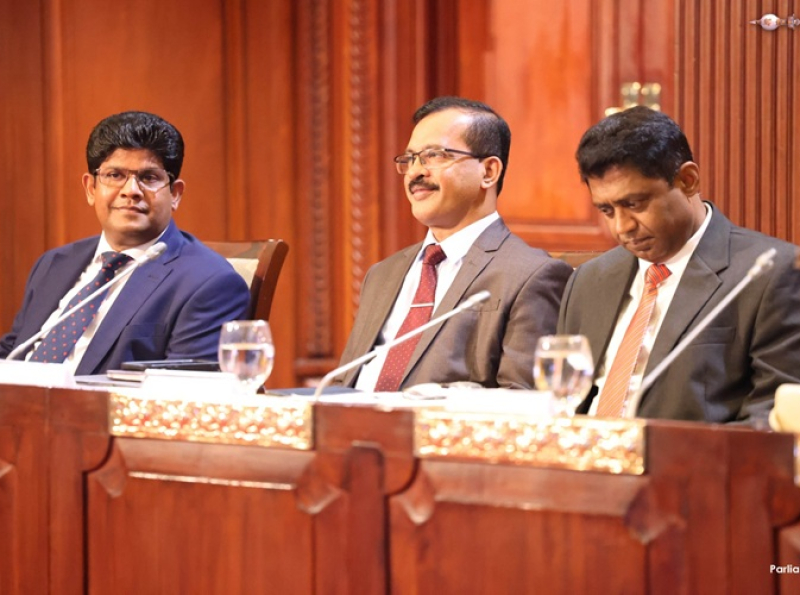 ஹெலேனா விஜேவர்தன மகளிர் கல்லூரியின் மாணவர் பாராளுமன்ற கன்னி அமர்வு பழைய பாராளுமன்ற சபாமண்டபத்தில்