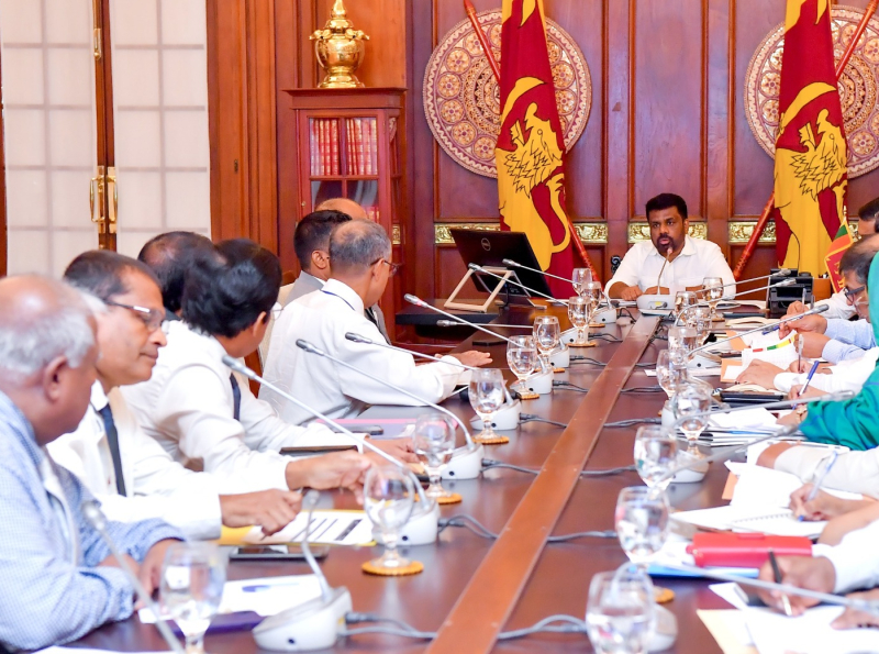 கிராமிய வீதி அபிவிருத்தித் திட்டங்களுக்கு முன்னுரிமை அளிக்கவும்