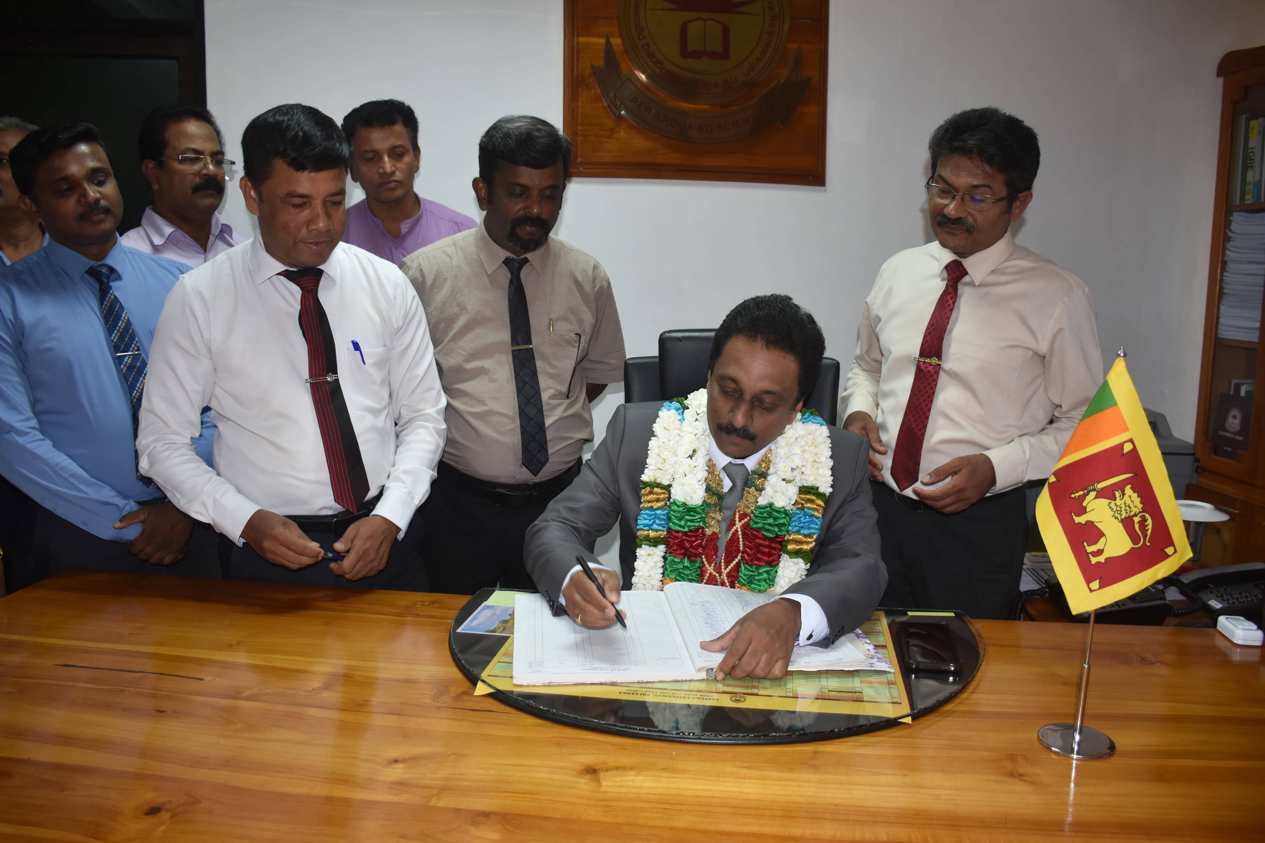 கிழக்குப் பல்கலைக்கழகத்தின் 11வது புதிய துணைவேந்தர்  கடமைகளைப் பொறுப்பேற்றார்.