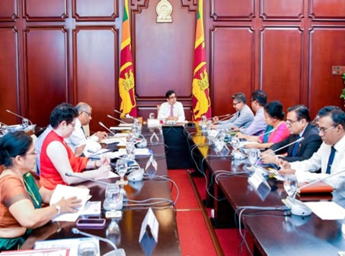 நிதி அமைச்சின் செயலாளர் மஹிந்த சிறிவர்தனவின் சேவைக்கு பாராட்டு