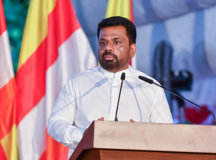  குருநாகல் வரலாற்றுச் சிறப்புமிக்க எத்கந்த ரஜமஹா விகாரையில் நடைபெற்ற ஸ்ரீ தலதா பொசொன் பெரஹராவின் நூற்றாண்டு விழாவில் ஜனாதிபதி பங்கேற்பு