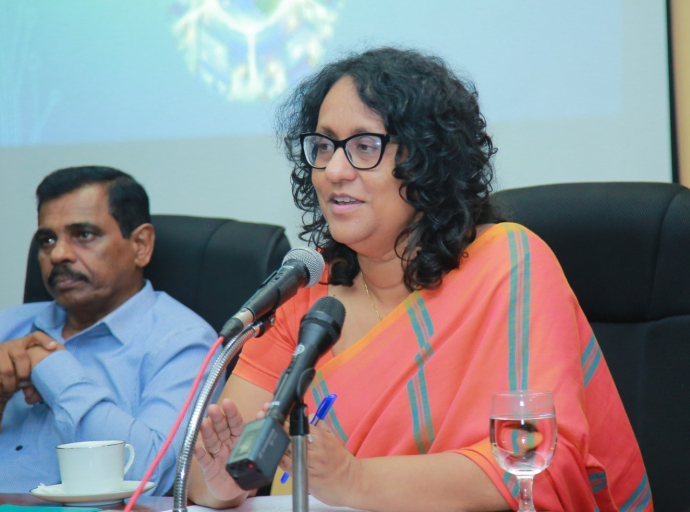 அனைத்துப் பாடசாலைகளிலும் வளங்களின் நியாயமான விநியோகத்தை உறுதி செய்வதற்காக டிஜிட்டல் கற்றல் முறைமைகள் அறிமுகப்படுத்தப்பட வேண்டும்.