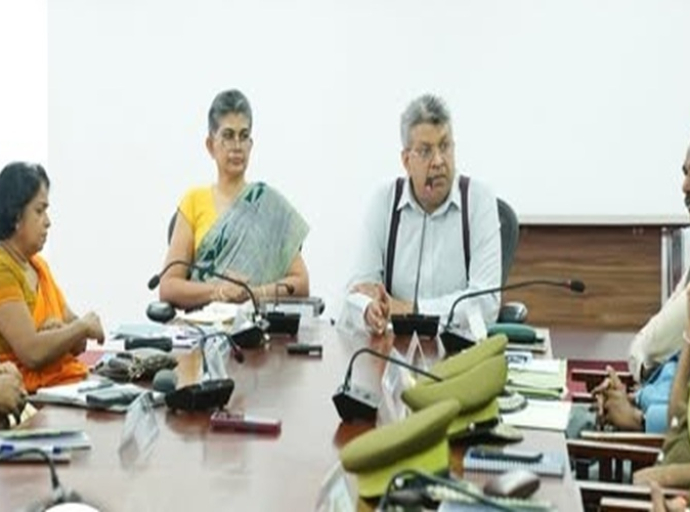 நீதி மற்றும் தேசிய ஒருமைப்பாட்டு அமைச்சர் மற்றும் சிறைச்சாலைகளின் ஆணையாளர்கள், அதிகாரிகள் இடையே சந்திப்பு