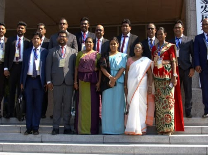 இலங்கை பாராளுமன்ற தூதுக்குழுவினர் சீனாவில் நடைபெறும் செயலமர்வில் கலந்துகொண்டுள்ளனர்