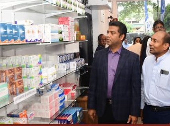 அரச மருந்தகங்களை (ஒசுசல) ஆரம்பித்து மக்களுக்கு உயர் தரம் மற்றும் உயர் பண்புத் தரத்துடன் கூடிய மருத்துகளை நியாயமான விலையில் வழங்குவதற்கு நடவடிக்கை