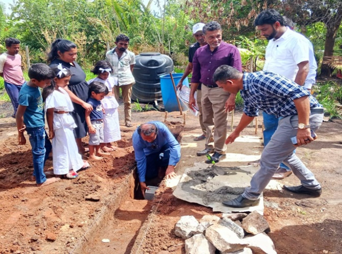 மஹாவிலச்சியவில் "உங்களுக்கு வீடு நாட்டுக்கு எதிர்காலம்" திட்டத்தின் கீழ் வீடுகள் கட்டுவதற்கான அடிக்கல் நாட்டல் நிகழ்வு