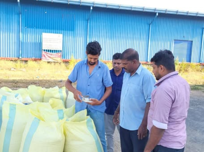 அரசாங்கத்தின் நெல் நிர்ணய விலைக்கு அமைய நெல் சந்தைப்படுத்தல் சபையின் களஞ்சிய சாலைகளுக்கு நெல் விநியோகம் ஆரம்பம்.