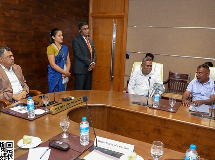 பொது தினத்தன்று யுத்த வீரர்கள் மற்றும் யுத்த வீரர்களின் குடும்பங்களின் தேவைகள் பாதுகாப்பு செயலாளரின் கவனத்திற்கு