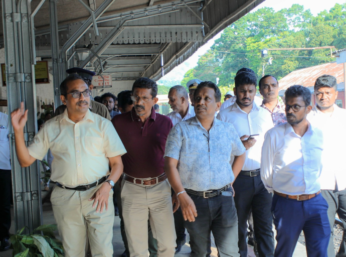 அமைச்சர் பிமல் ரத்நாயக்க பதுளை புகையிரத நிலையத்திற்கு கண்காணிப்பு விஜயம்