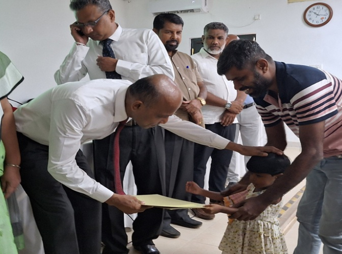 புத்தளம் மாவட்டத்தின் பிள்ளைகளுக்காக தேசிய பிறப்புச் சான்றிதழ் விநியோகிக்கும் செயற்பாடு ஆரம்பம்  