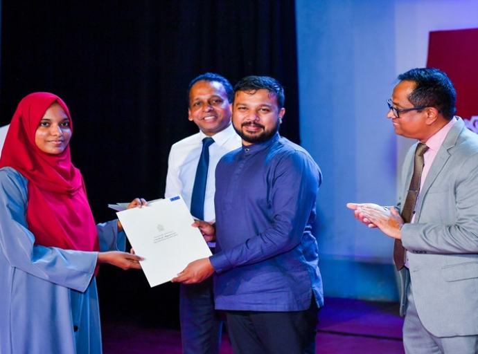 கிழக்கு மாகாணத்தின் உயர்தரப் பரீட்சையில் திறமை செலுத்திய மாணவர்களை ஜனாதிபதி நிதியம் கௌரவித்தது