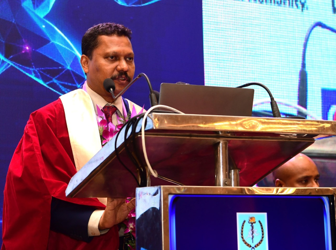 தொற்றா நோய்களைக் கட்டுப்படுத்துவதிலும், நாட்டு மக்களை  ஆரோக்கியமான வாழ்க்கையை நோக்கி வழிநடத்துவதிலும் உடற்பயிற்சியின் முக்கியத்துவம் குறித்து பொதுமக்களுக்கு விழிப்புணர்வை ஏற்படுத்துவதில்  துறை சார்ந்த நிபுணர்கள் தனித்துவமான பங்கை வகிக்கின்றனர் 