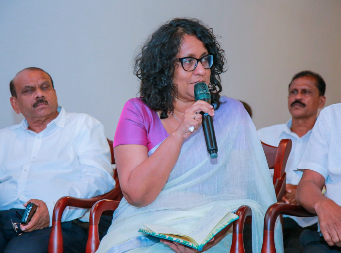 புதிய கல்விச் சீர்திருத்தத்தில் புத்தியுடன் இதயத்தையும் விருத்தி செய்யும் பிள்ளைகளை உருவாக்குவதற்குக் கவனம் செலுத்துங்கள்  - அஸ்கிரி, மல்வத்து இரு மகா விகாரைகளின் அனுநாயக்க தேரர்கள் பிரதமருக்கு வேண்டுகோள்