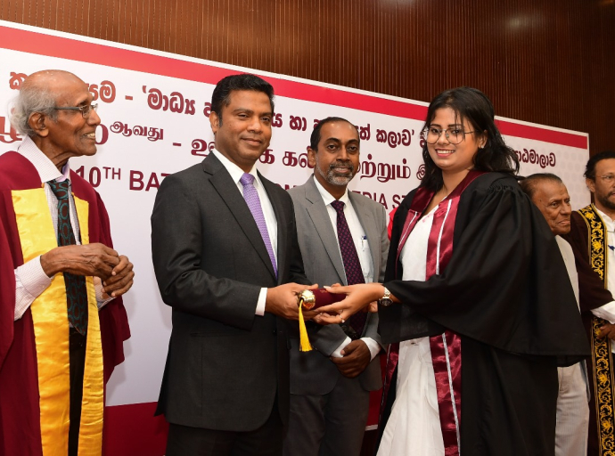 ஊடக வெளியீடுகளினால் அழுத்தத்திற்கு உள்ளான பிரஜைகளின் உரிமைகளை பாதுகாப்பது அரசாங்கத்தின் பொறுப்பாகும்