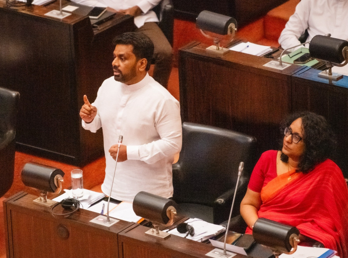நாட்டின் பொருளாதாரம் நிலையான மற்றும் வலுவான பாதையில் உள்ளது.  நாட்டை கவிழ்க்க சதி செய்வது பற்றி யோசிக்கவே வேண்டாம் - ஜனாதிபதி பாராளுமன்றத்தில் 