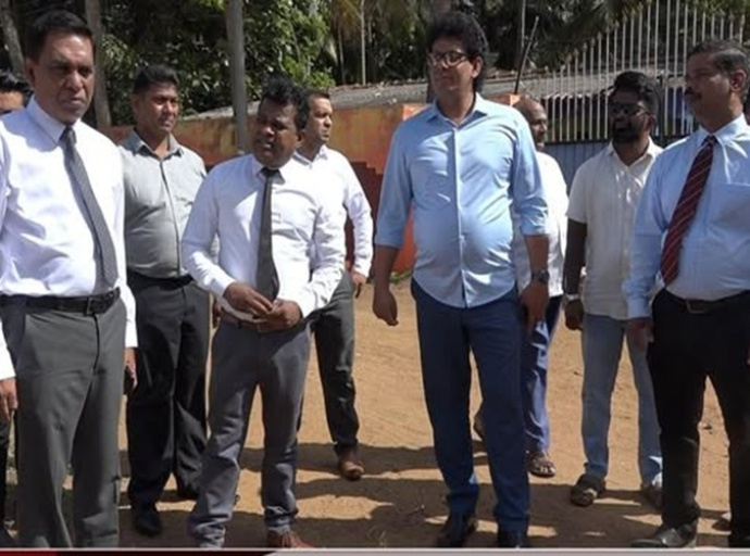 வவுனியா பொருளாதார மத்திய நிலையத்தை திறப்பது தொடர்பாக அமைச்சர் வசந்த சமரசிங்க கண்காணிப்பு விஜயம்