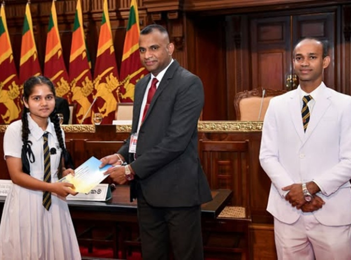 கடுவெல போமிரிய மத்திய கல்லூரி மாணவர் பாராளுமன்றத்தின் ஆரம்ப அமர்வு ஜனாதிபதி செயலகத்தில் இடம்பெற்றது