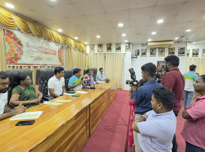 கிளீன் ஸ்ரீலங்கா ஏற்பாட்டுக் குழுவினர் யாழ் ஊடகவியலாளர்களுடன் சந்திப்பு