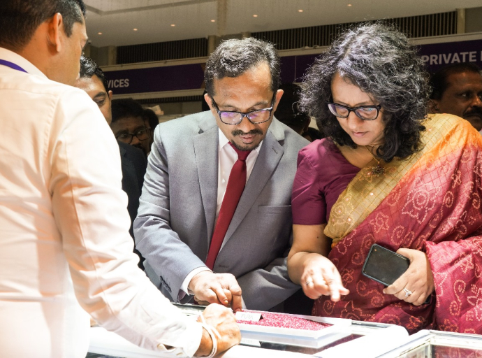 சர்வதேச இரத்தினக்கல் மற்றும் ஆபரணச் சந்தையை வென்று ஏற்றுமதி வாய்ப்புகளை அதிகரிக்கத் தேவையான நிலையான கொள்கைகள் உருவாக்கப்படும் - பிரதமர் 