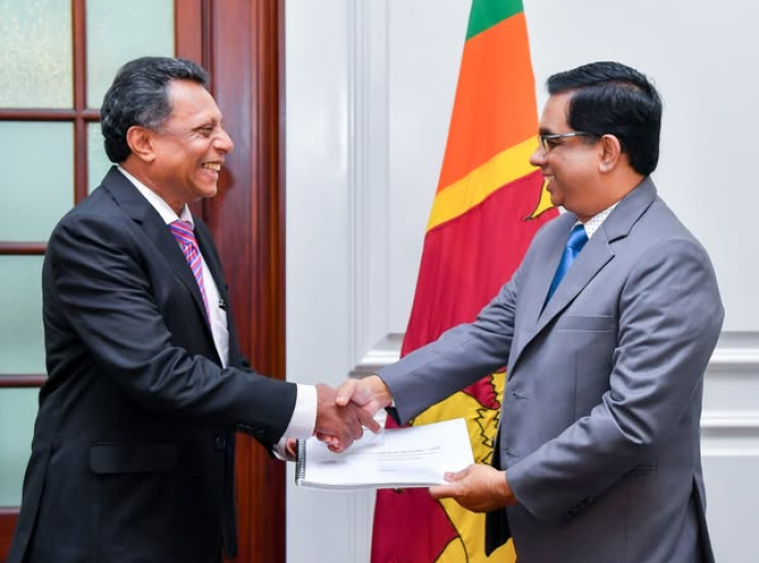 “தேசிய ஆராய்ச்சி முன்னுரிமை அறிக்கை” ஜனாதிபதியின் செயலாளரிடம் கையளிப்பு