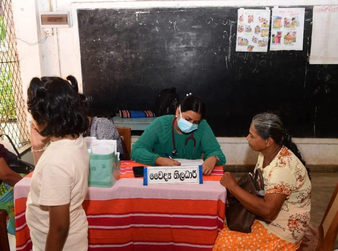 ஆரோக்கிய நடமாடும் மருத்துவ முகாம் பாலிந்தநுவர கெலின்கந்த கொஸ்குலன கனிஷ்ட வித்தியாலயத்தில்