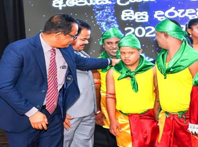 வடமத்திய மாகாணத்தில் க.பொ.த உயர்தரத்தில் சிறந்த பெறுபேறுகளைப் பெற்ற மாணவர்கள் ஜனாதிபதி நிதியத்தால் கௌரவிப்பு