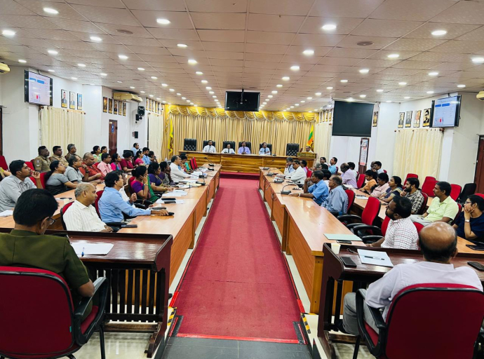 35 வயதிற்கு மேற்பட்ட வர்கள் ஆண்டுக்கு 02 தடவைகள் மருத்துவப் பரிசோதனை செய்வது அவசியம்
