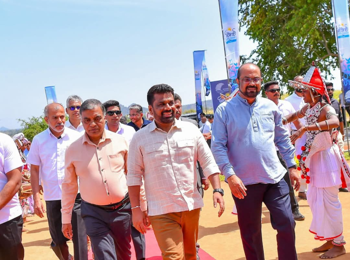 ஜனாதிபதி தலைமையில் சியம்பலாண்டுவ “ரிவிதனவி” சூரிய சக்தி பூங்காவின் நிர்மாணப் பணிகள்  ஆரம்பம்
