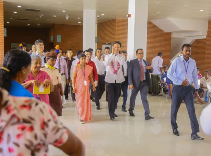 பொலன்னறுவையில் உள்ள சீன-இலங்கை நட்புறவு சிறுநீரக மருத்துவமனைக்கு சீனத் தூதுவர் Qizhenhog விசேட ஆய்வுப் பயணம்