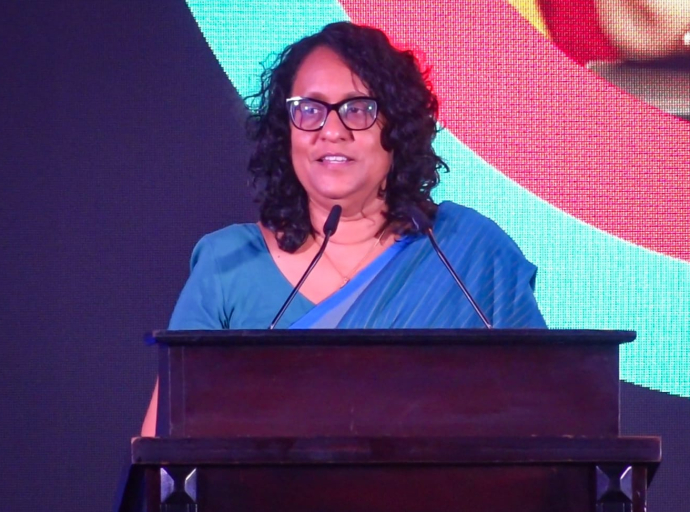 பிள்ளைகளை தொழில்நுட்பத்திலிருந்து விலக்கி வைப்பது நமது பொறுப்பல்ல, மாறாக அறிவுபூர்வமாகவும், விவேகத்துடனும், ஆக்கபூர்வமாகவும் அதனைப் பயன்படுத்த அவர்களுக்கு வழிகாட்டுவதே நமது பொறுப்பு -  பிரதமர் மற்றும் கல்வி, உயர்கல்வி மற்றும் தொழிற்கல்வி அமைச்சர் 