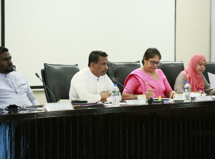 தேயிலை உற்பத்தியாளர்களுக்கு இரண்டு வாரங்களுக்குள் புதிய நடைமுறையின் கீழ் உரம் – பெருந்தோட்ட மற்றும் சமூக உட்கட்டமைப்பு வசதிகள் அமைச்சர்