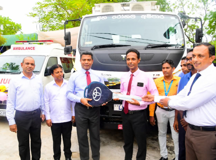 அம்பாறை வைத்தியசாலையில் கடந்த காலங்களில் ஆரம்பிக்கப்பட்டு, பாதியில் இடைநிறுத்தப்பட்ட திட்டங்களை சுகாதார அமைச்சர் பார்வையிட்டார் 
