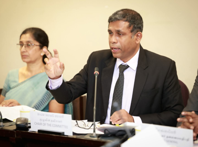 கோப் குழுவை வலுப்படுத்தும் நோக்கில் நிலையியற் கட்டளையில் திருத்தங்களைக் கொண்டுவருவதற்கான தீர்மானம் பாராளுமன்றத்தில்