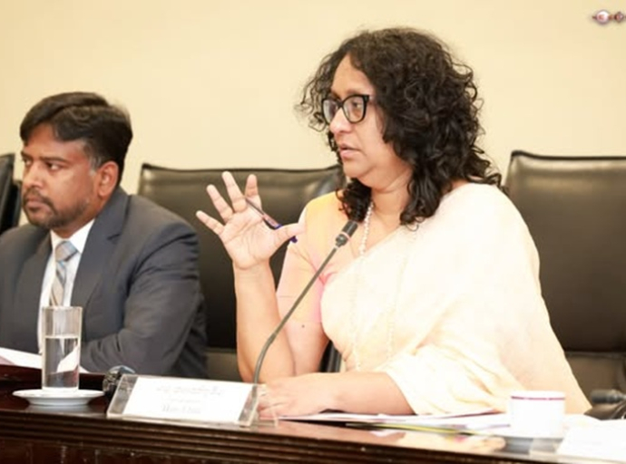 ஆசிரியர் மற்றும் அதிபர் இடமாற்றங்களை சமநிலைப்படுத்துவதை துரிதப்படுத்தவும் -