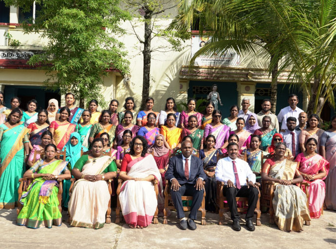 ஒரு மரக்கன்றை நடுவதென்பது வெறுமனே ஒரு குறியீட்டுச் செயல் மாத்திரமல்ல; ஆகையினால் அதனைப் பாதுகாத்து நன்றாகப் பராமரிக்க வேண்டும்
