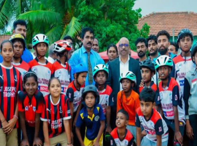 புனித சேவியர் ஆண்கள் வித்தியாலயத்தில் நிர்மாணிப்பதற்கு உத்தேசிக்கப்பட்ட உள்ளக விளையாட்டரங்கிற்கு அடிக்கல் நாட்டப்பட்டது 