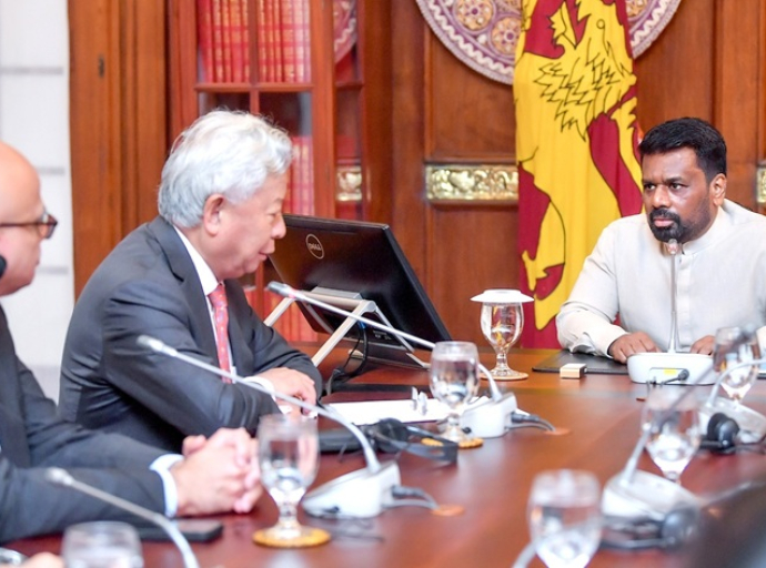 ஆசிய உட்கட்டமைப்பு முதலீட்டு வங்கியின் (AIIB) தலைவர் உட்பட அதன் சிரேஷ்ட முகாமைத்துவம் ஜனாதிபதியை சந்திந்தது