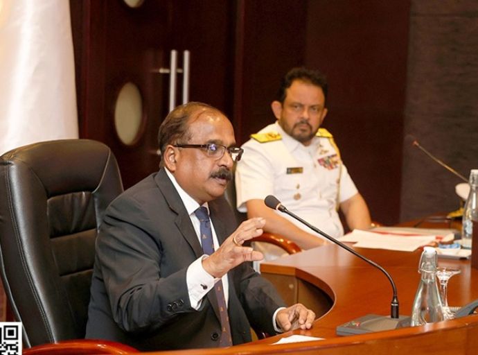 இலங்கை கடற்படை சிரேஷ்ட அதிகாரிகளுக்கு பாதுகாப்பு பிரதி அமைச்சர் உரையாற்றினார்
