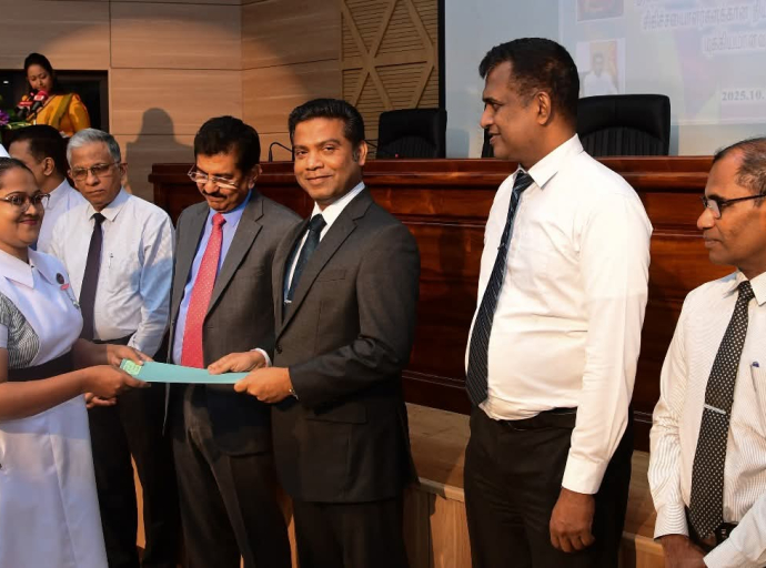 நோயாளர் பராமரிப்பு சேவைகளை வலுப்படுத்துவதற்கு 309 புதிய சுகாதாரப் பணியாளர்கள் சுகாதார சேவைக்கு