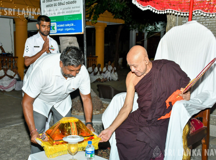 நாகதீபம் புராண ரஜ மகா விஹாரையில் ஆண்டுதோறும் நடைபெறும் கடின மகோற்சவம் கடற்படையின் பங்கேற்புடன் வெற்றிகரமாக நடைபெறுகிறது
