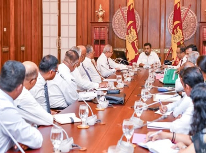 பெருந்தோட்டத் தொழிலாளர்களின் சம்பள அதிகரிப்பு தொடர்பிலான விசேட கலந்துரையாடல் ஜனாதிபதி தலைமையில் இடம்பெற்றது