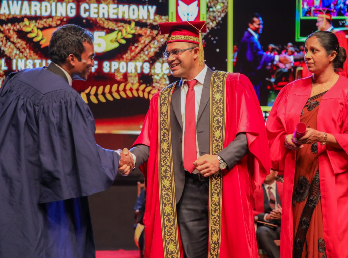 தேசிய விளையாட்டு விஞ்ஞான நிறுவனத்தின் 813 டிப்ளோமா மற்றும் குறுங்கால பயிலுனர்களுக்கு சான்றிதழ் வழங்கும் நிகழ்வு